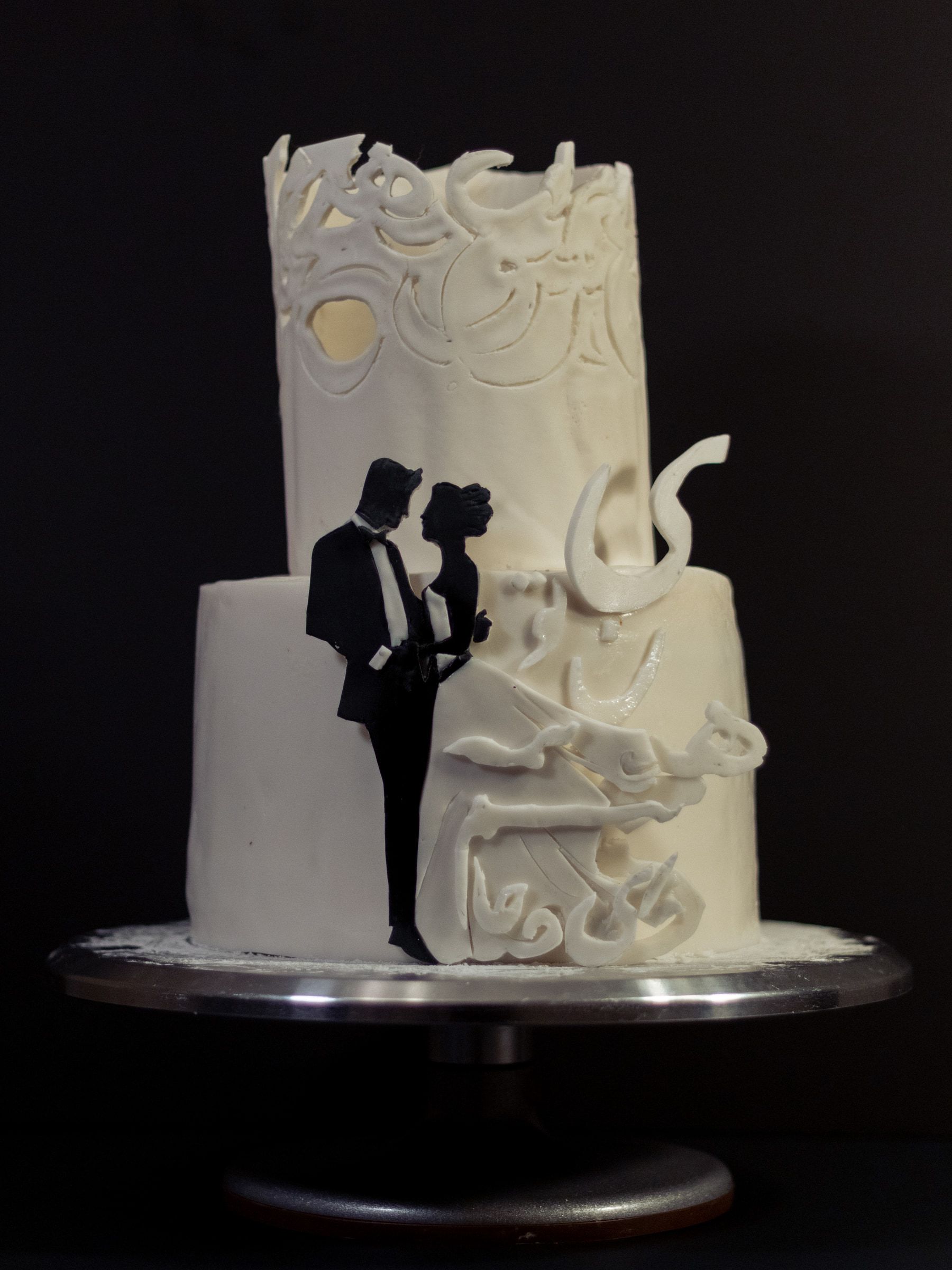 Wedding couple silhouette